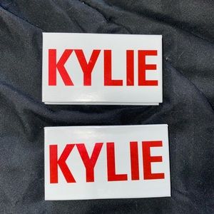 Kylie mini pallets